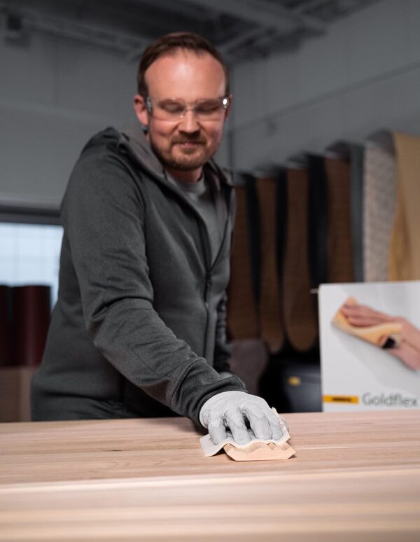 Mirka Goldflex Soft Hand Sanding Sheets 4.5 inch x 5 inch/Grit 320/200 pcs on a roll - Image 4